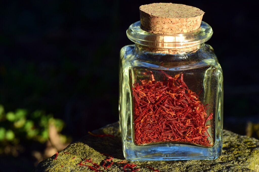 saffron, bottle, small-3302749.jpg